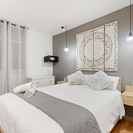 Urbanchicmalaga 2Bedroom Oasis In Historic Malaga Centre Exteriör bild