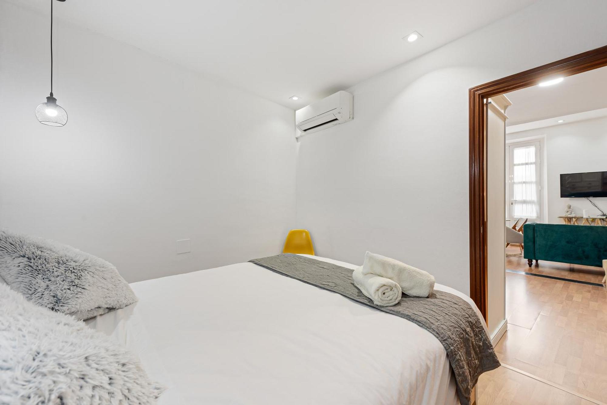 Urbanchicmalaga 2Bedroom Oasis In Historic Malaga Centre Exteriör bild
