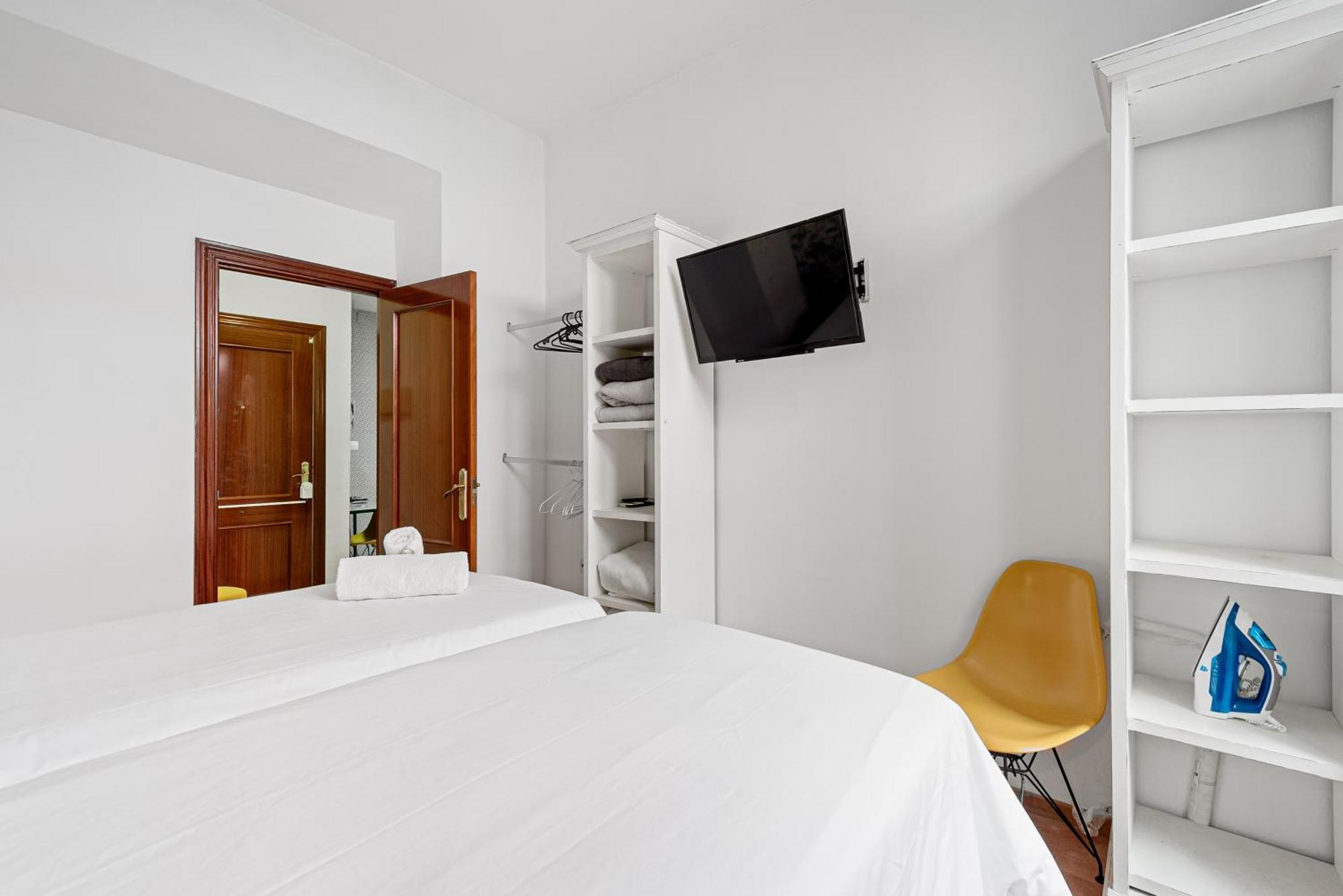 Urbanchicmalaga 2Bedroom Oasis In Historic Malaga Centre Exteriör bild