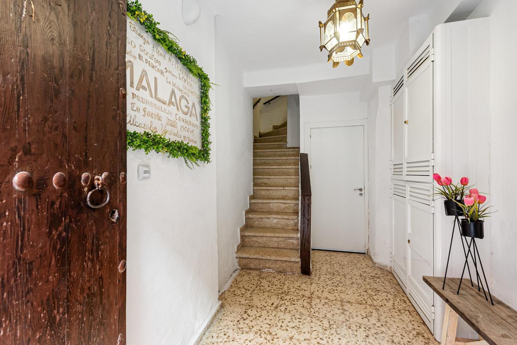 Urbanchicmalaga 2Bedroom Oasis In Historic Malaga Centre Exteriör bild