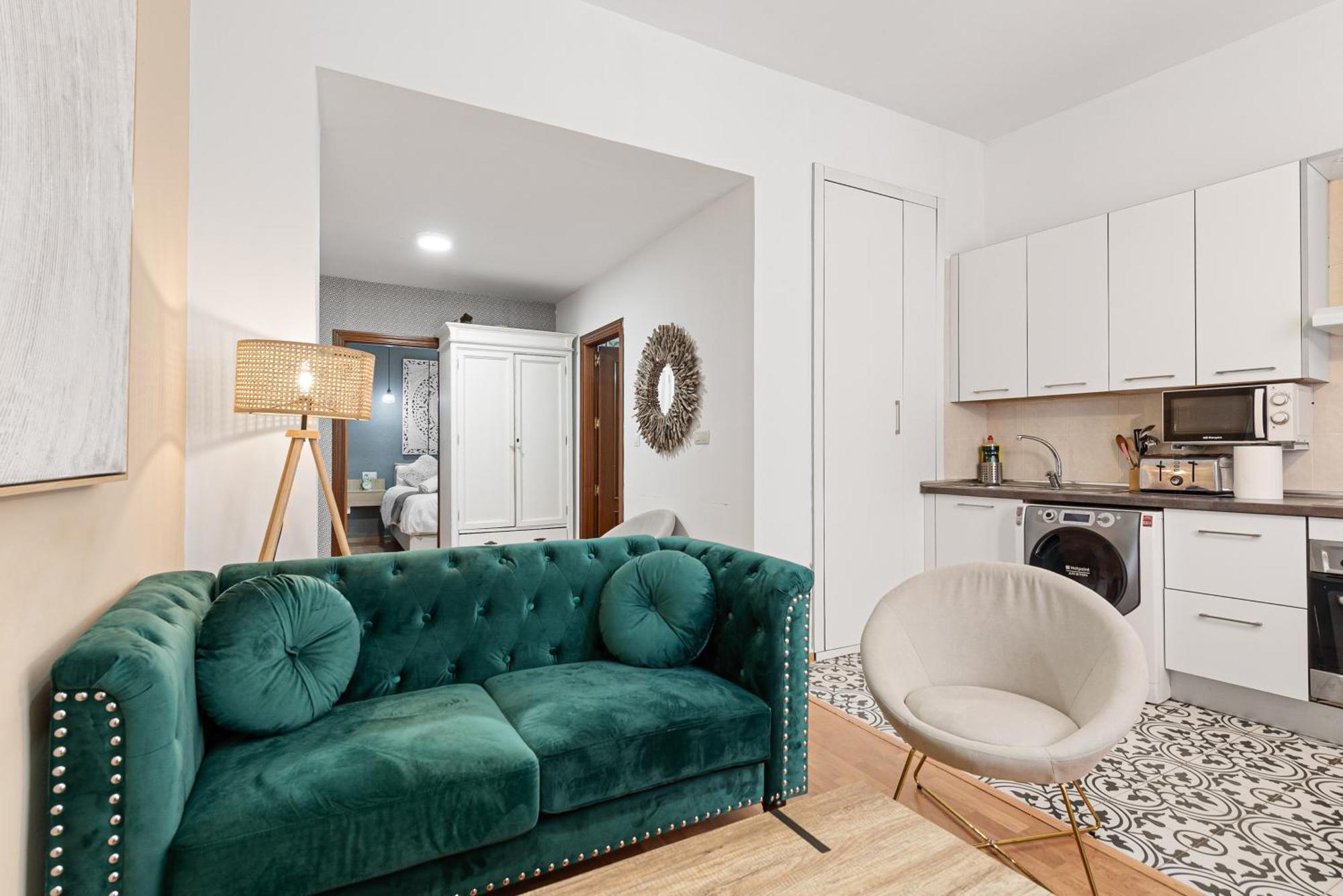Urbanchicmalaga 2Bedroom Oasis In Historic Malaga Centre Exteriör bild